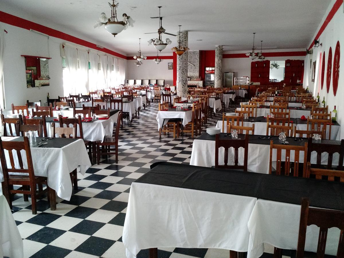 Hotel Hebron Termas de Río Hondo Екстериор снимка